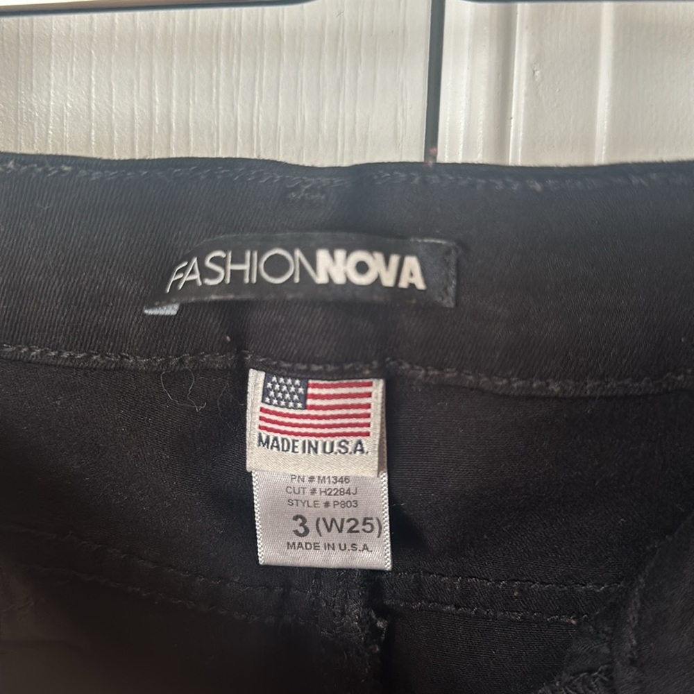 Fashion Nova Jeans - Picture 2 of 3